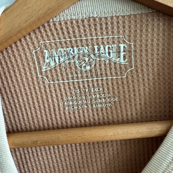 American eagle tan waffle knit long sleeve crewneck ski lodge top size XS - Picture 4 of 5